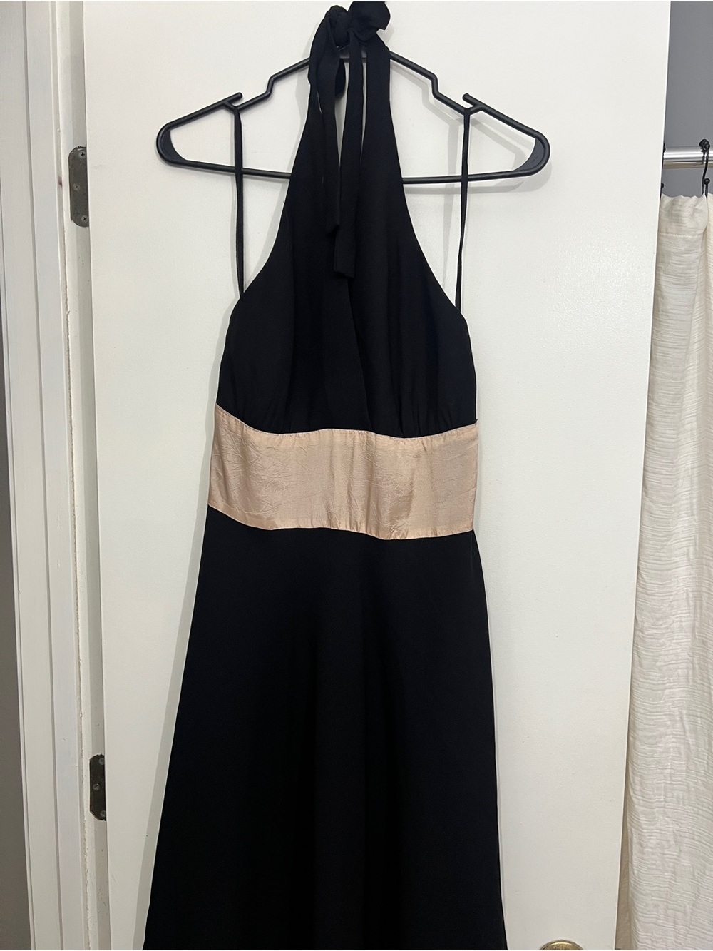 Jones New York Elegant Black Halter Dress with Champagne Waistband size 10